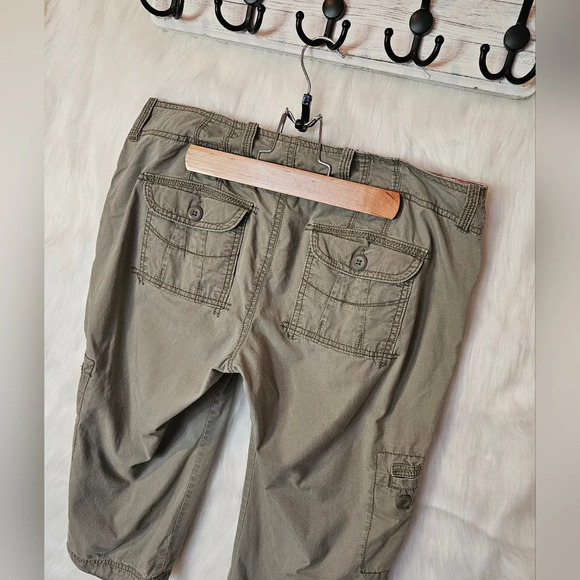 Smart Set Classic Soft Cargo Shorts - Picture 4 of 6